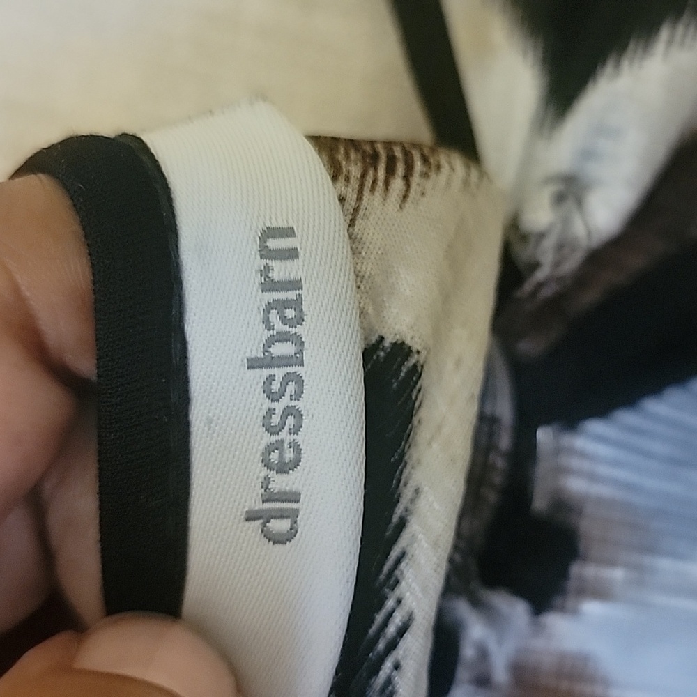 HOST PICK- Stylish Black and Brown Women's Top by dressbarn [NEEDS REPAIR] - Picture 3 of 4